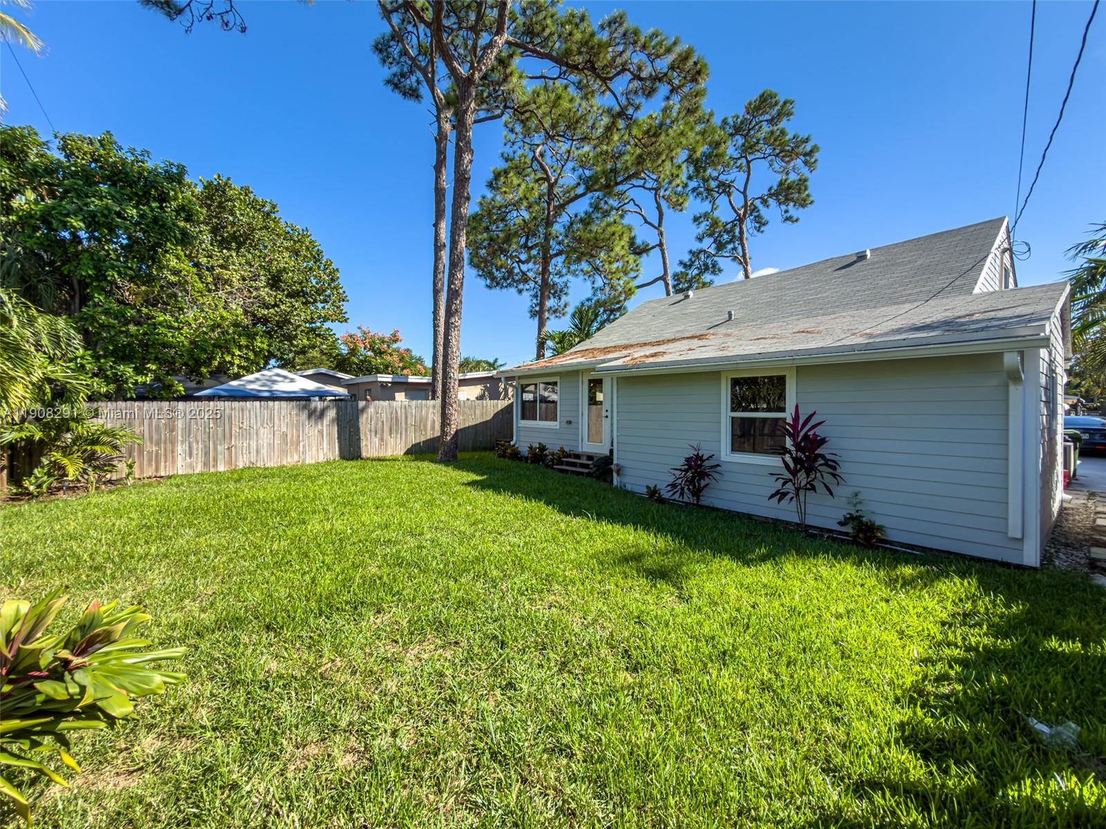 RIVERSIDE PARK - Residential