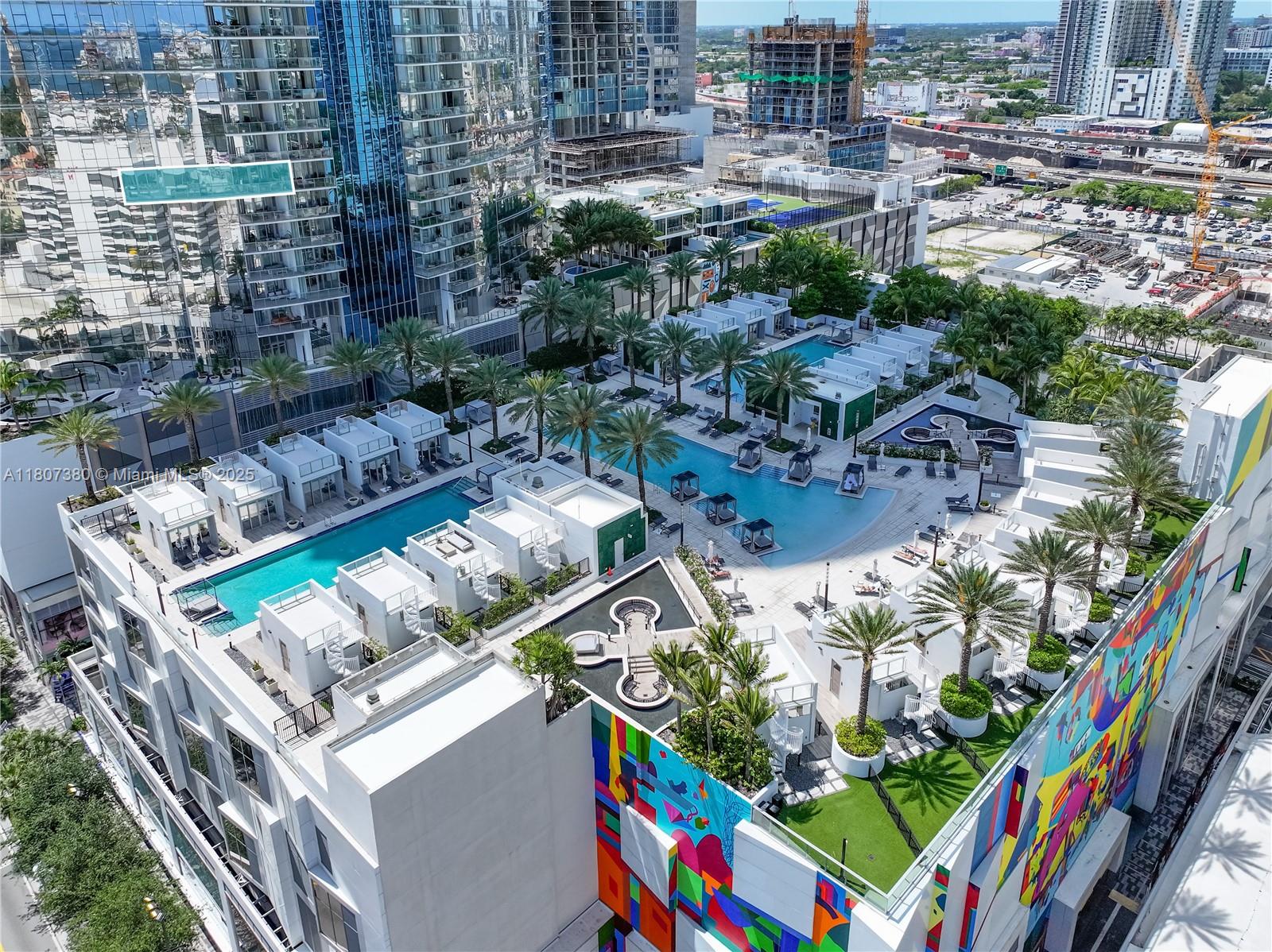 PARAMOUNT MIAMI WORLDCENT - Residential