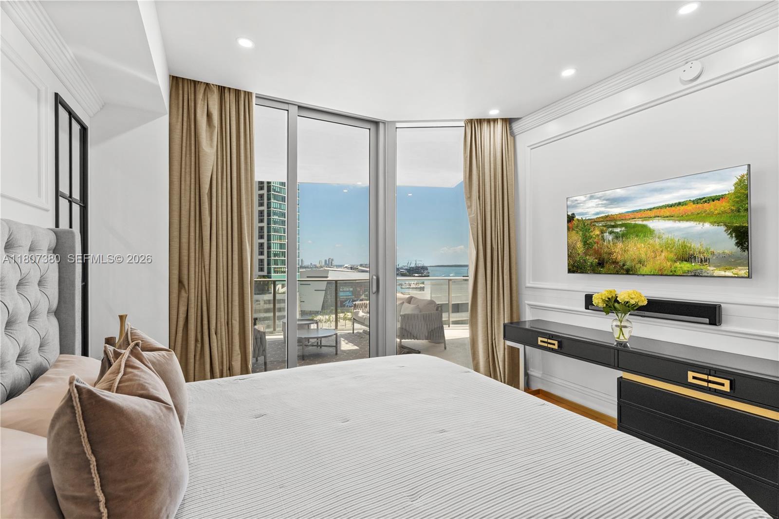 PARAMOUNT MIAMI WORLDCENT - Residential