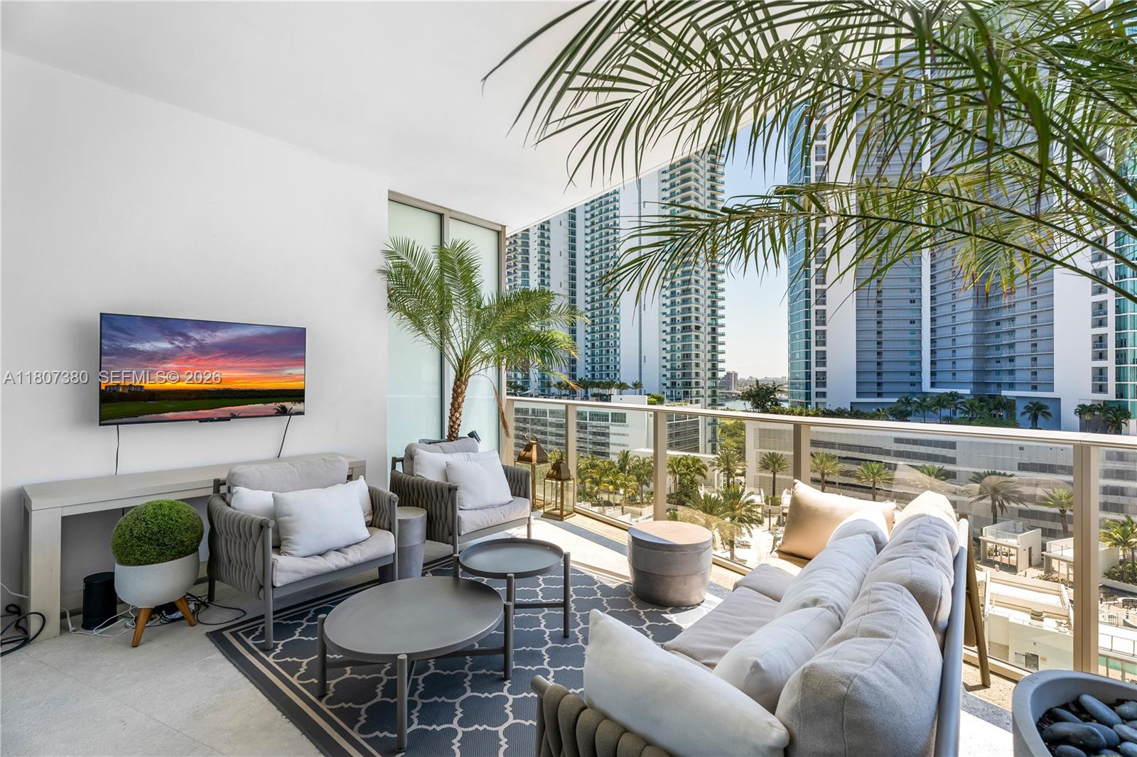 PARAMOUNT MIAMI WORLDCENT - Residential