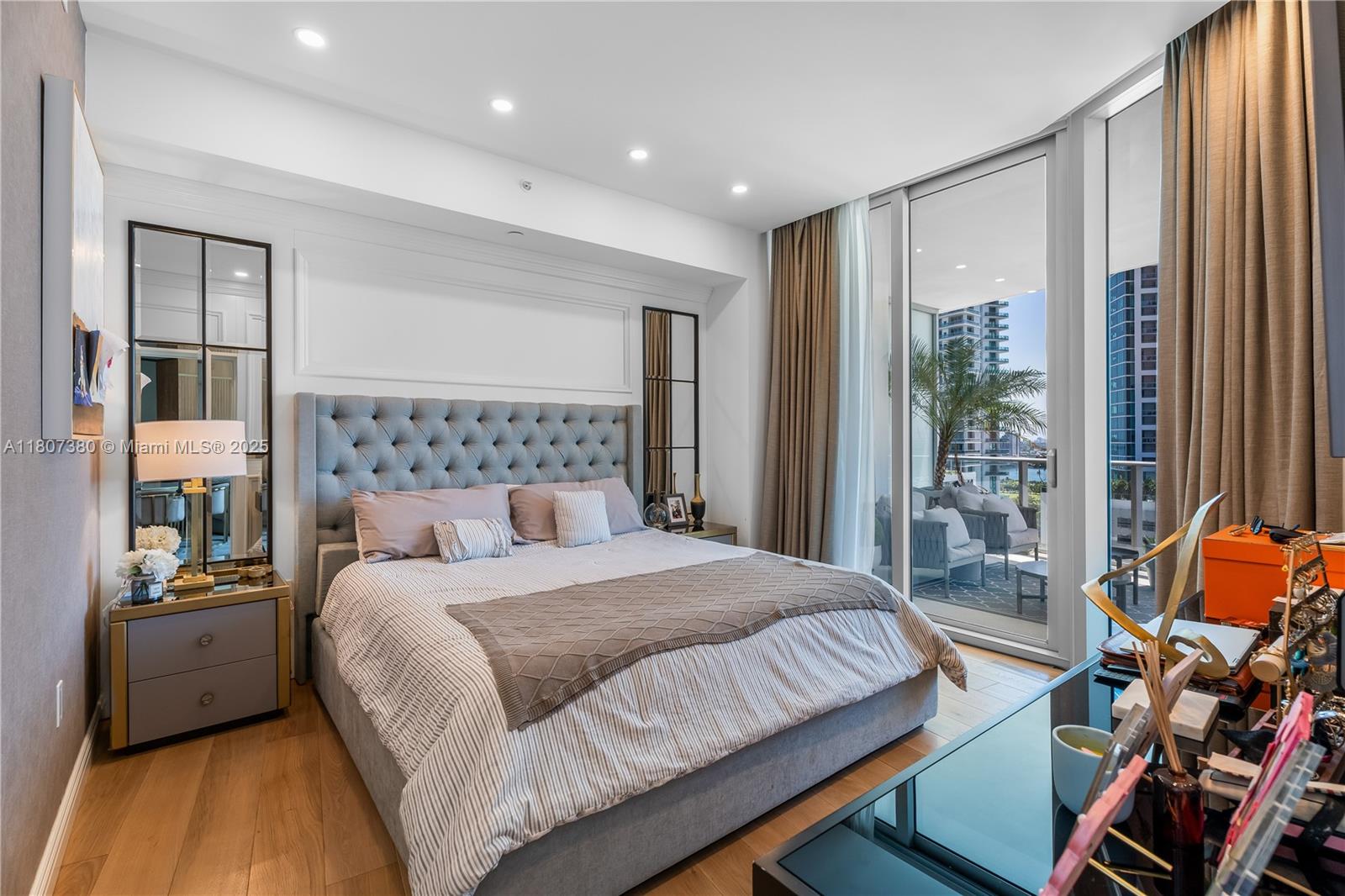 PARAMOUNT MIAMI WORLDCENT - Residential