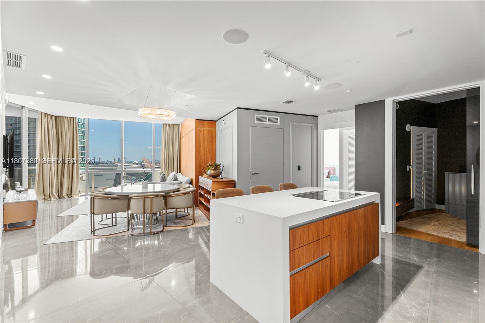 PARAMOUNT MIAMI WORLDCENT - Residential