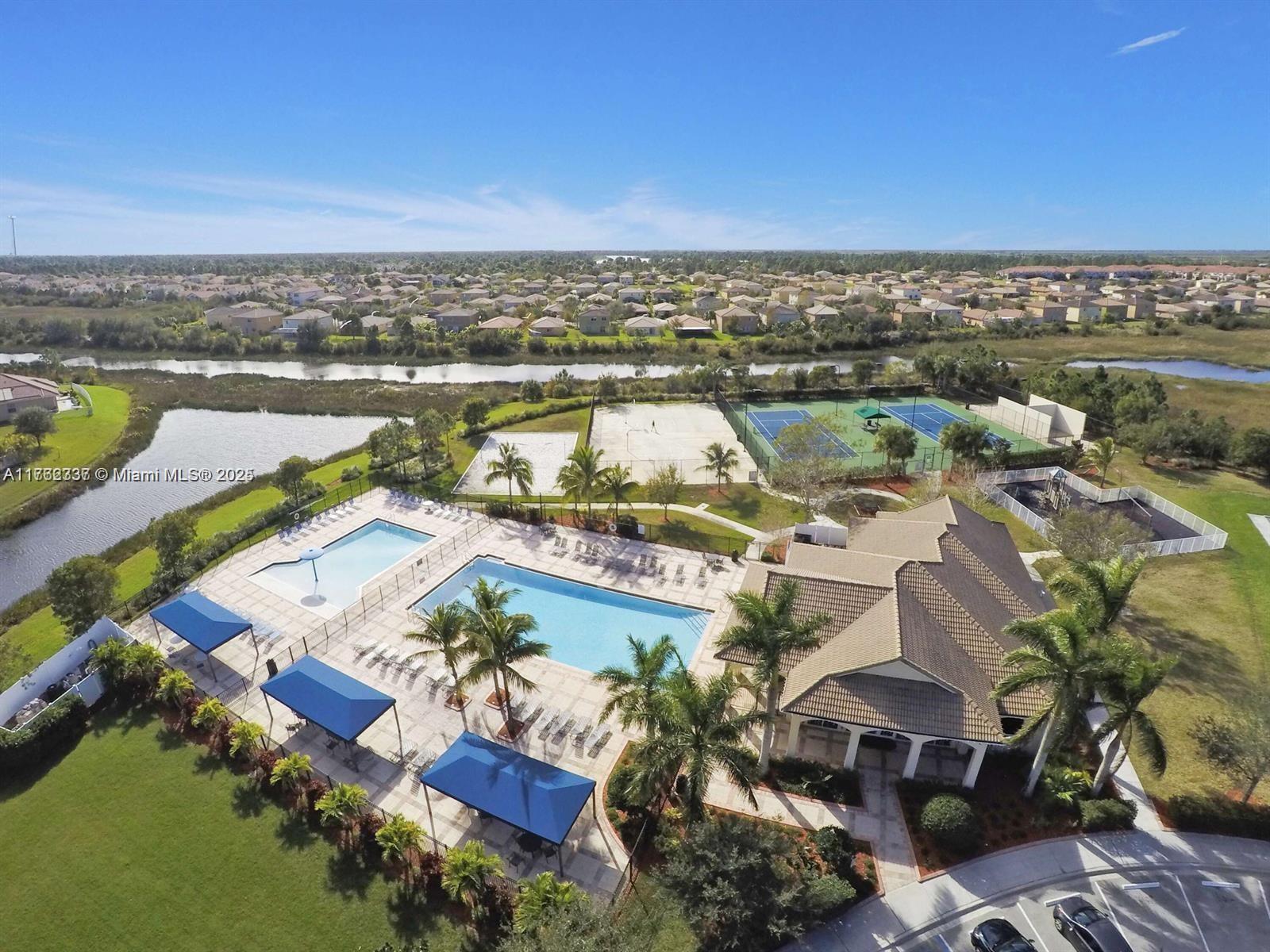 FOURTH  REPLAT OF PORTOFI - Residential