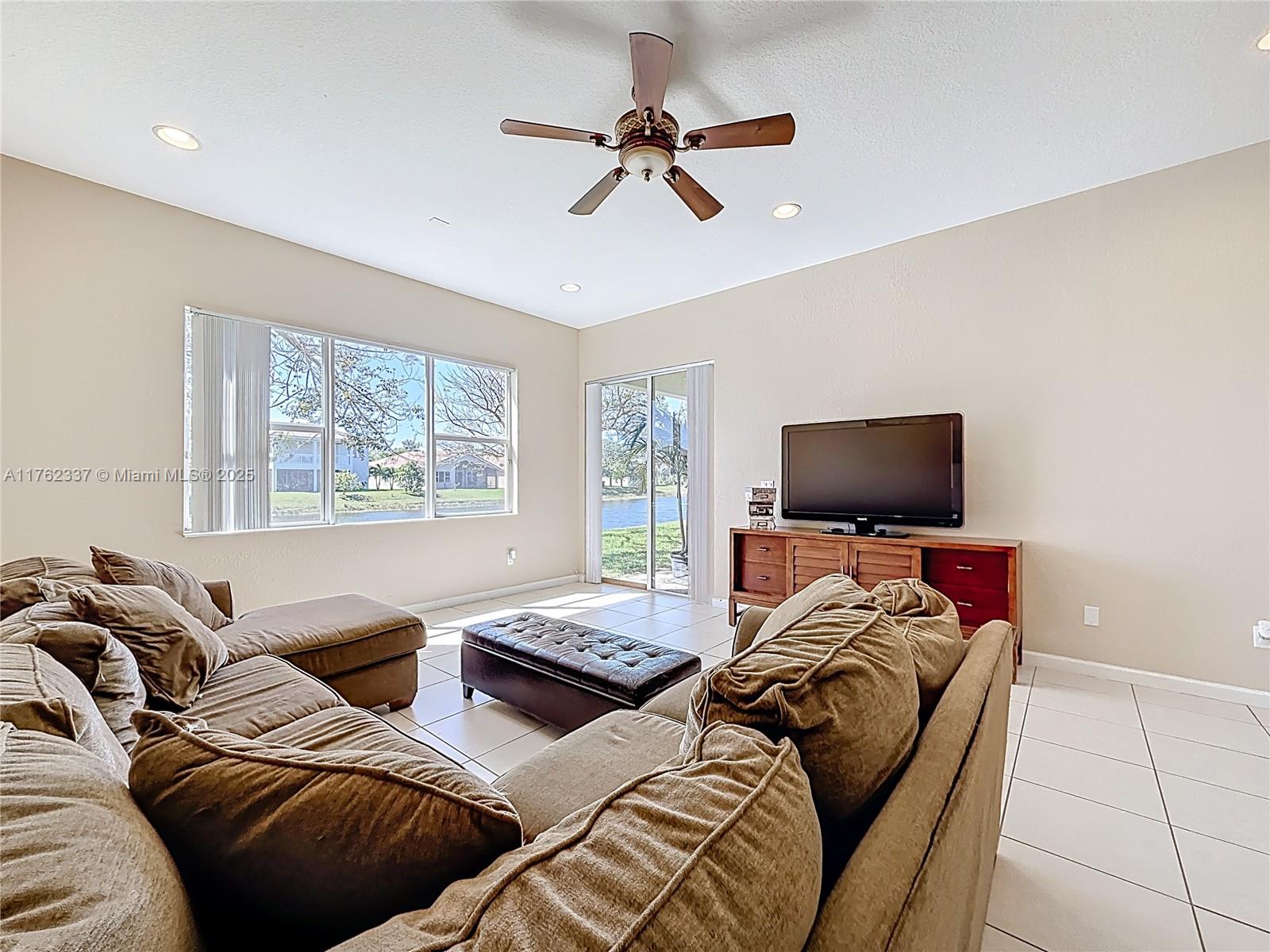 FOURTH  REPLAT OF PORTOFI - Residential