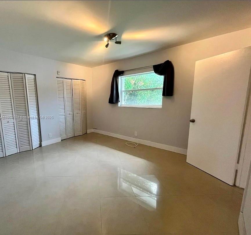 PALMVIEW CONDOMINIUM APAR - Residential Lease