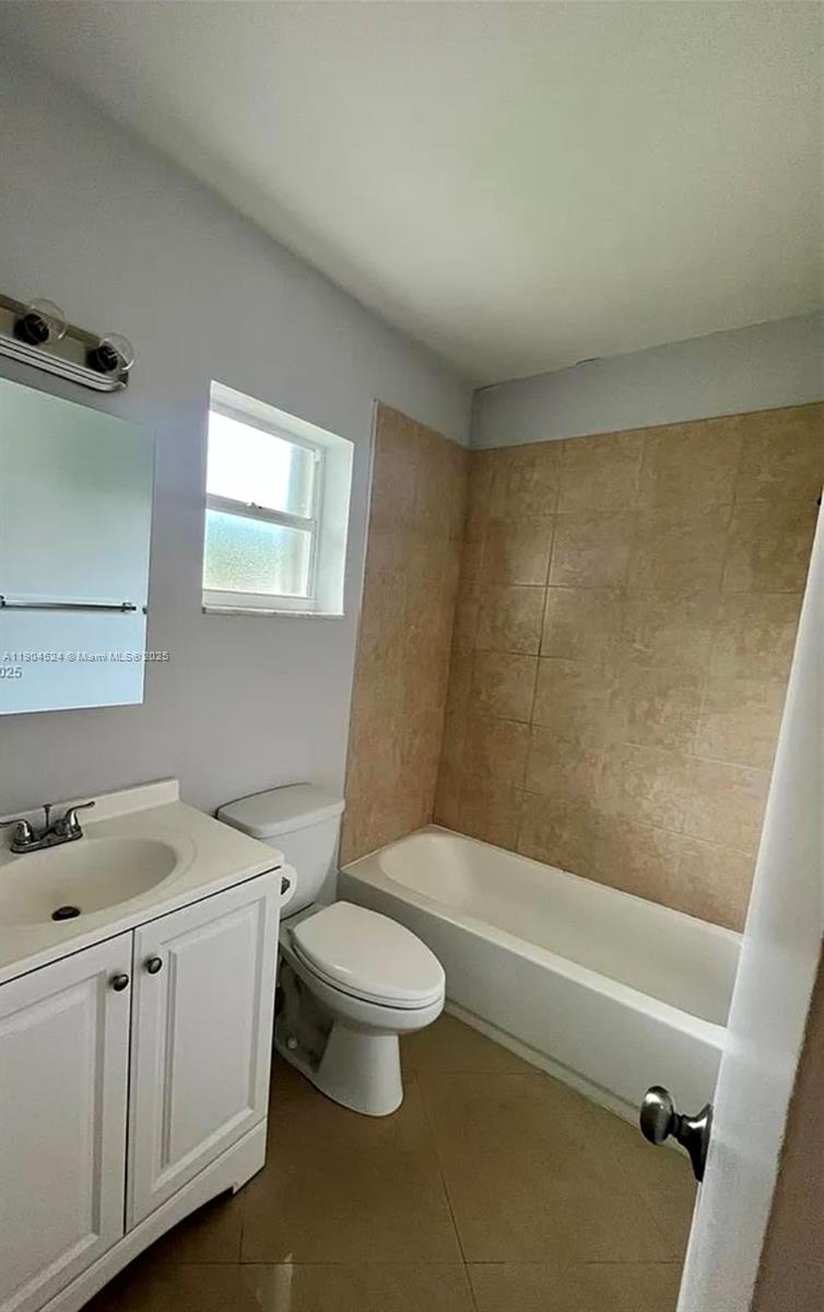 PALMVIEW CONDOMINIUM APAR - Residential Lease