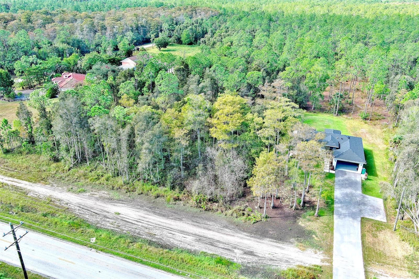 GOLDEN GATE EST - Land