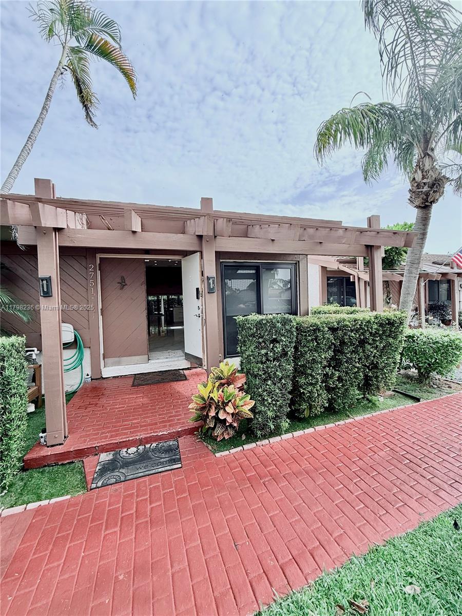 2751 S Parkview Dr 2751