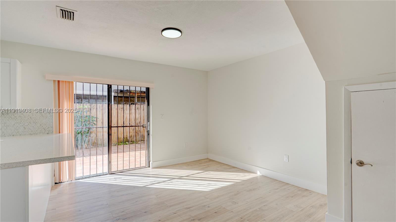 UNIVERSITY VILLAS CONDO - Residential