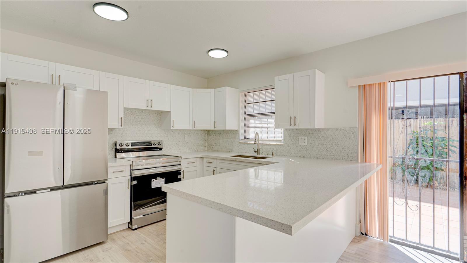 UNIVERSITY VILLAS CONDO - Residential