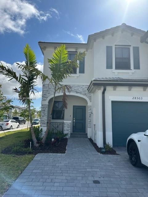 New construction, beautiful Townhouse 3Bed/2.5Bath with patio & Garage. Brand new. The first family live there. New Community with pool area. Parking space assigned. good location and easy access.