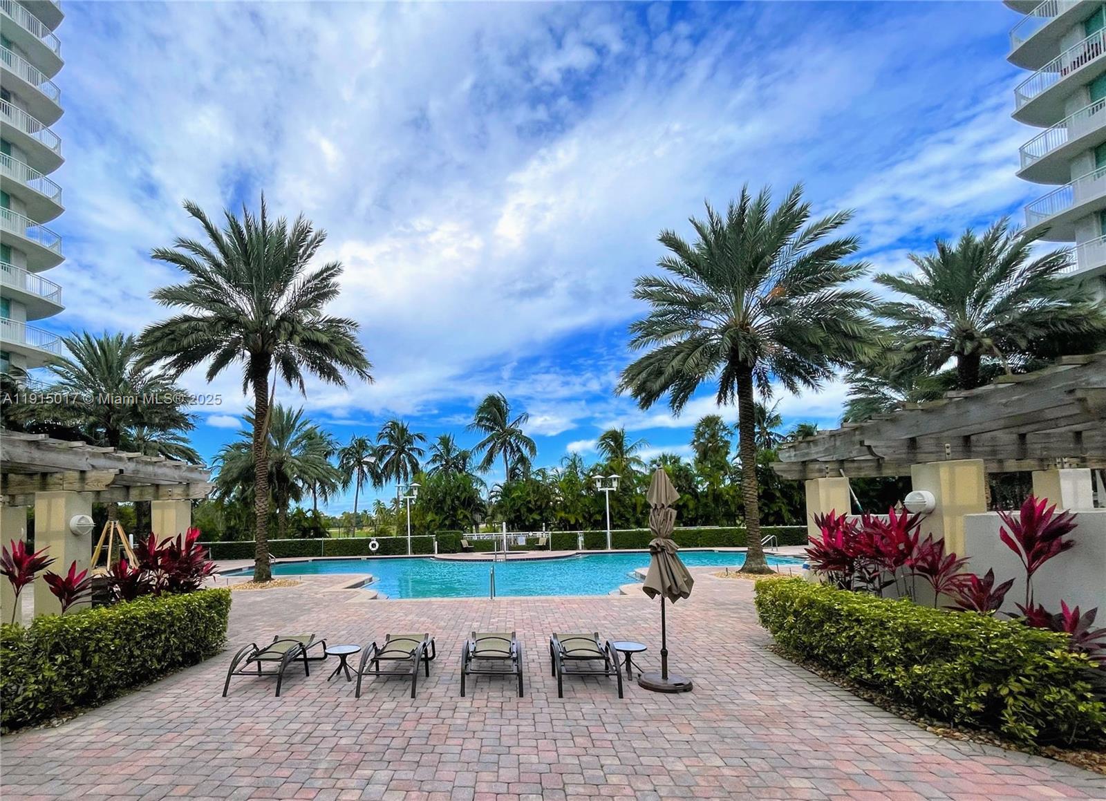 DUO CONDOMINIUM WEST - Residential Lease