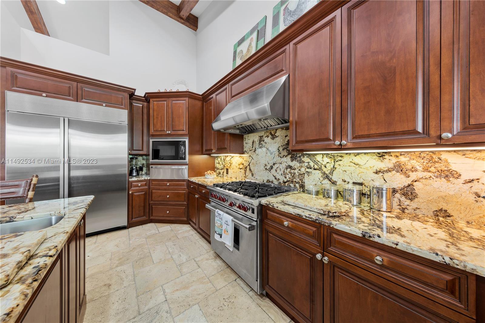 5 ACRE ESTATE - Residential