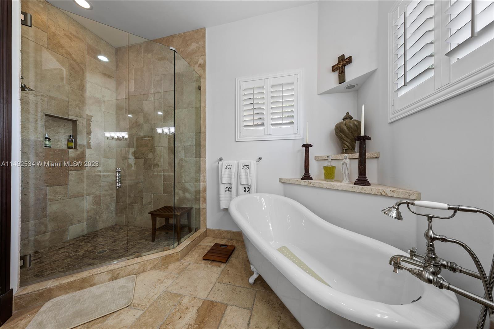 5 ACRE ESTATE - Residential