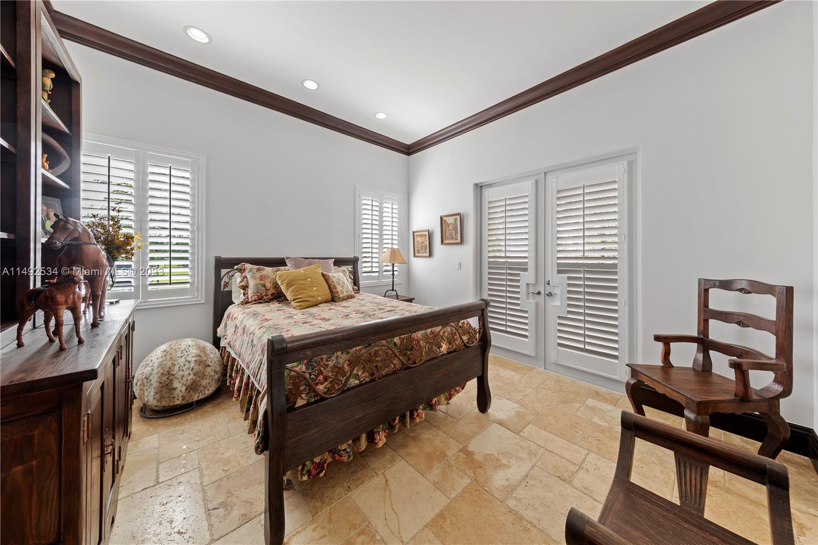 5 ACRE ESTATE - Residential