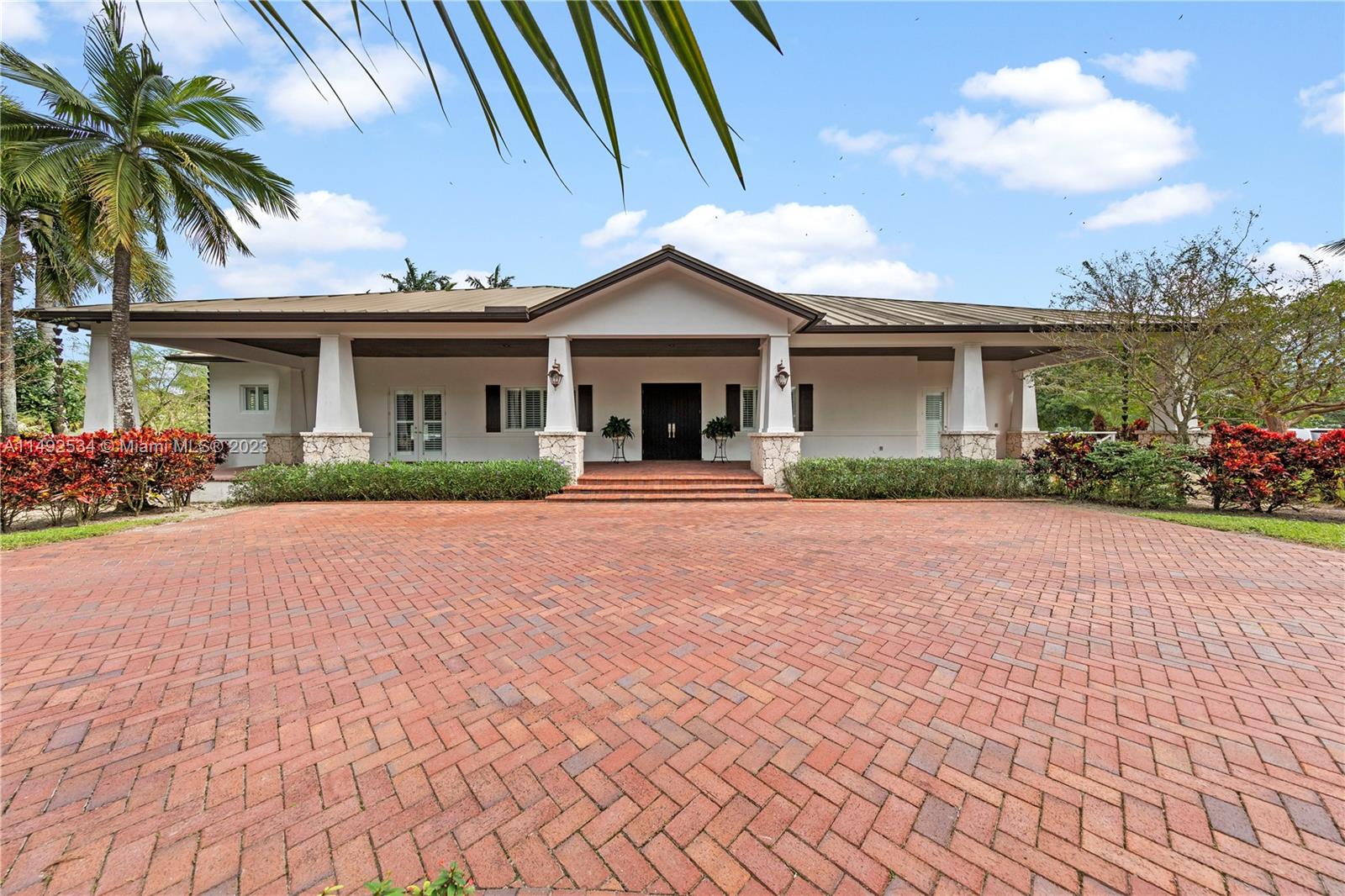 5 ACRE ESTATE - Residential