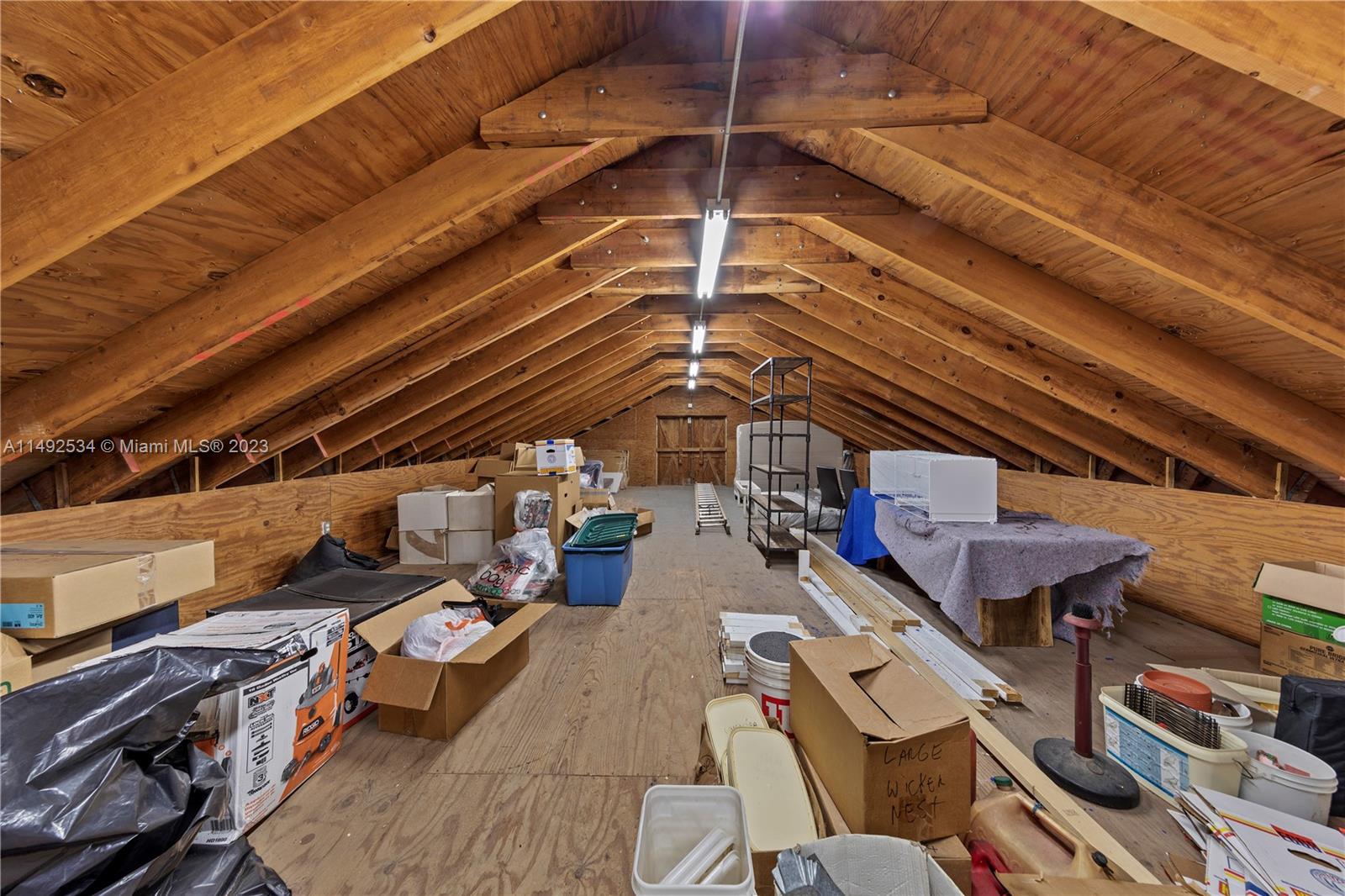 5 ACRE ESTATE - Residential