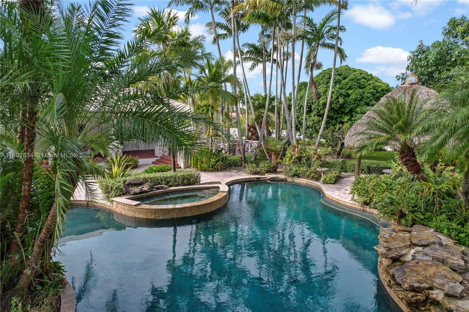 5 ACRE ESTATE - Residential