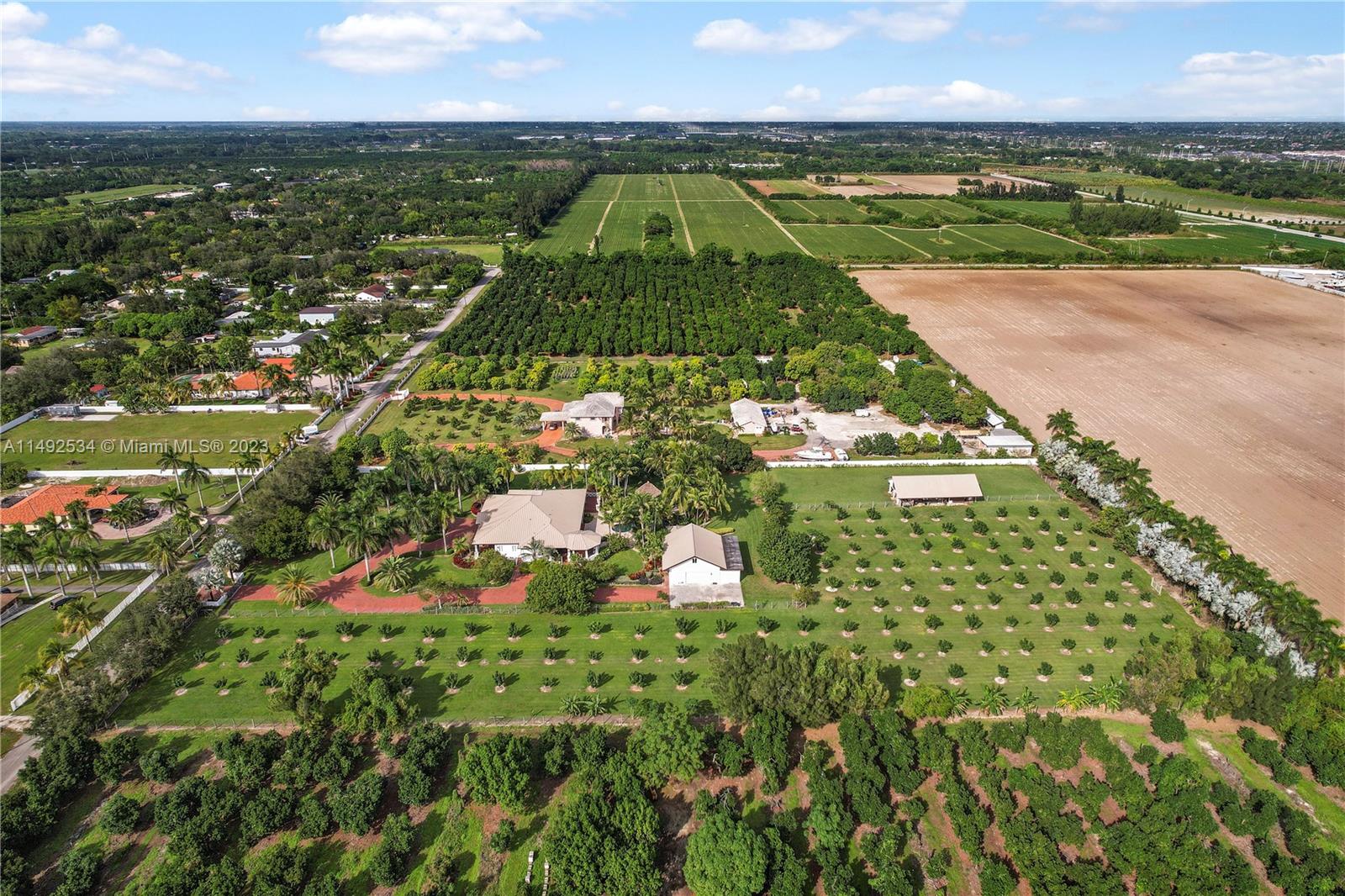 5 ACRE ESTATE - Residential