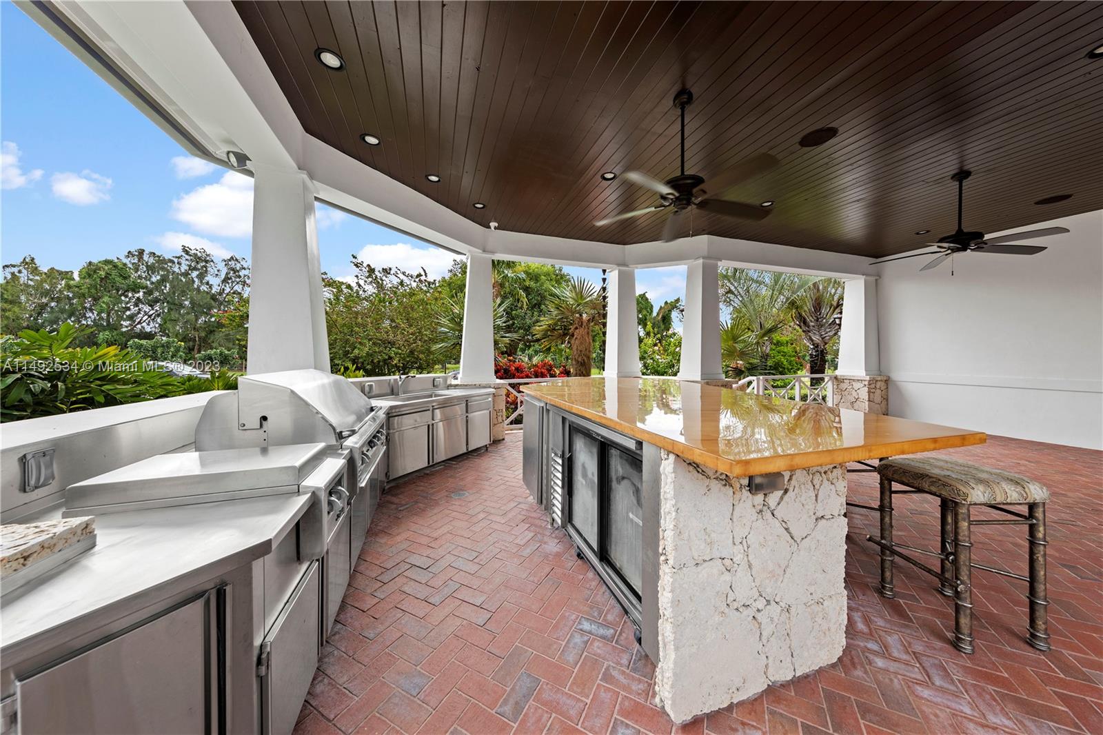 5 ACRE ESTATE - Residential