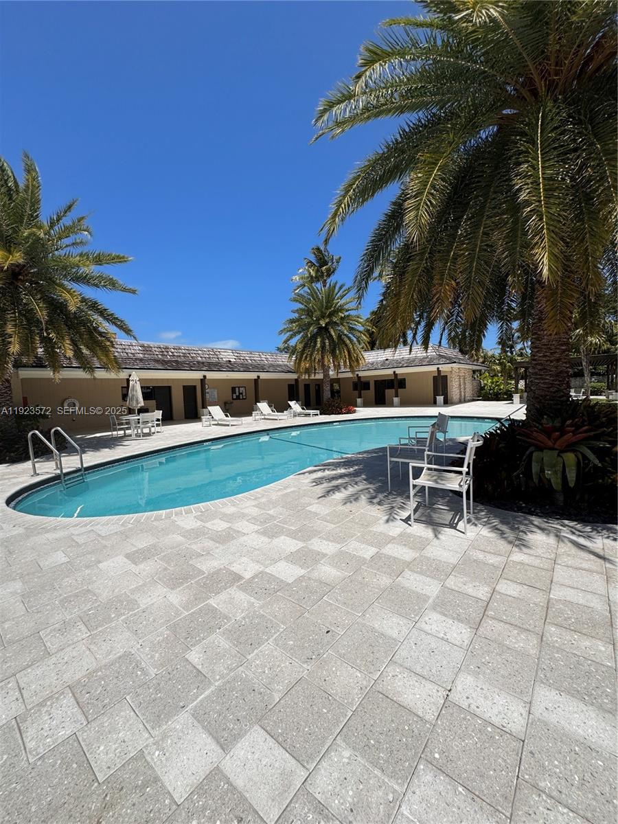 BUTTONWOOD BAY CLUB CONDO - Residential Lease