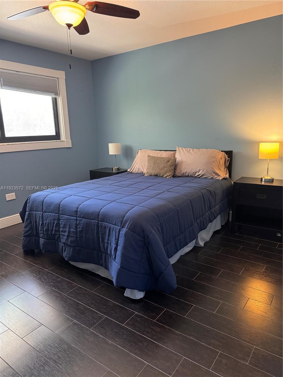 BUTTONWOOD BAY CLUB CONDO - Residential Lease