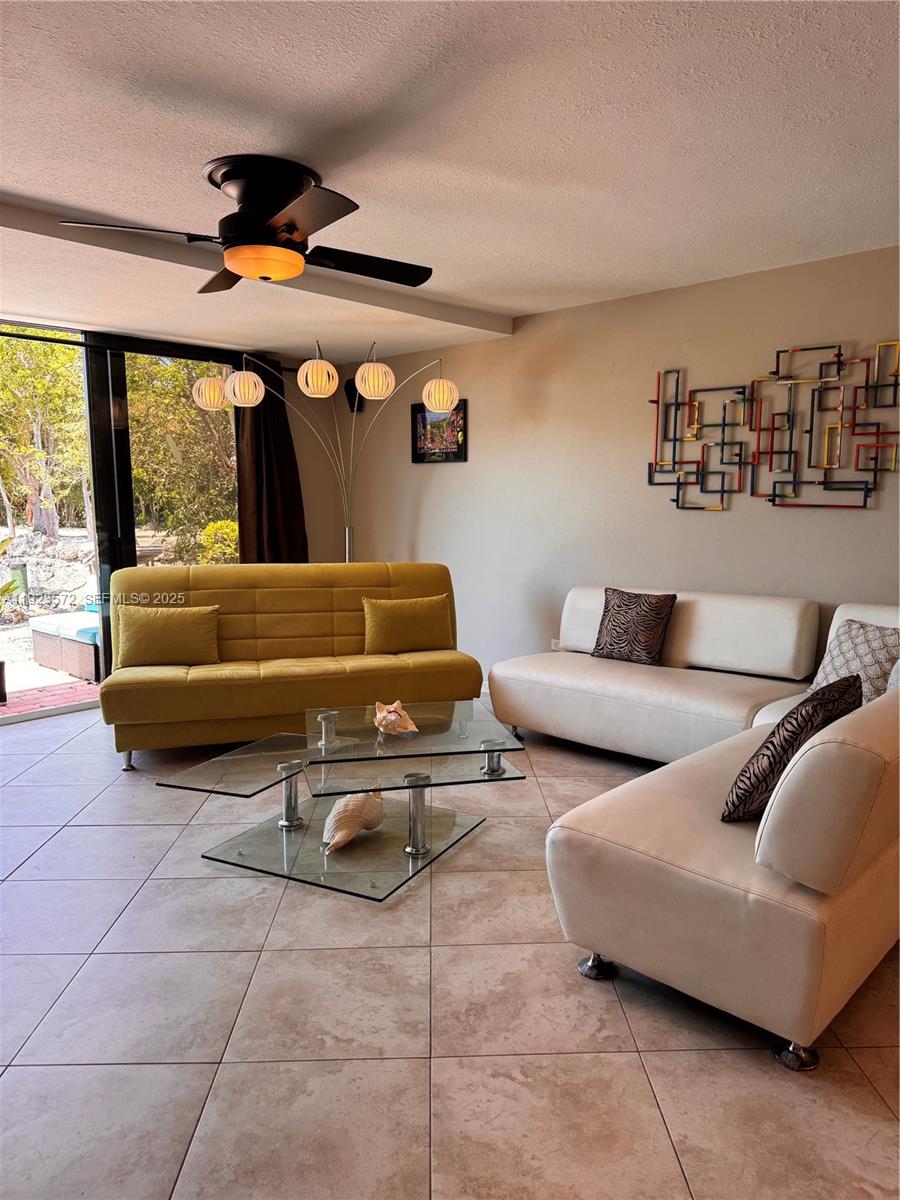 BUTTONWOOD BAY CLUB CONDO - Residential Lease