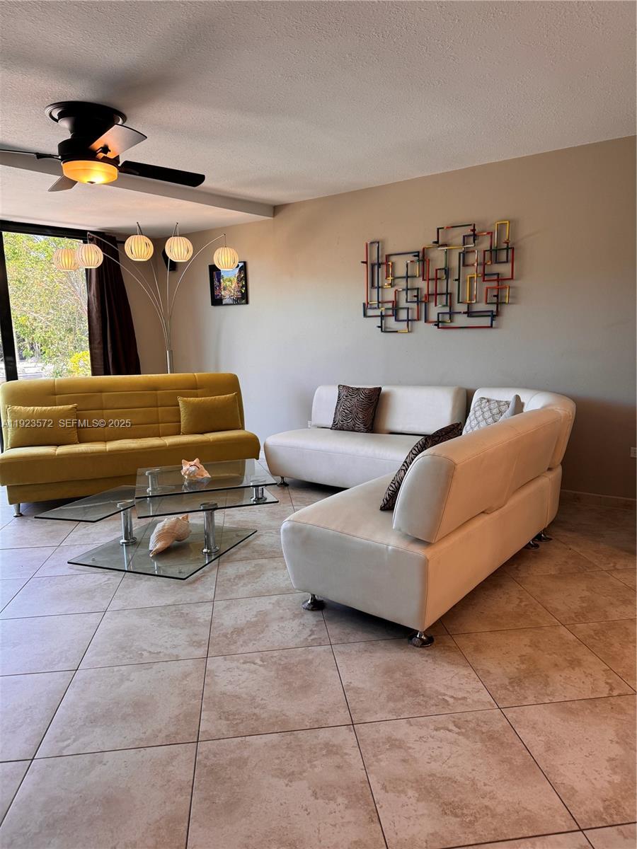 BUTTONWOOD BAY CLUB CONDO - Residential Lease