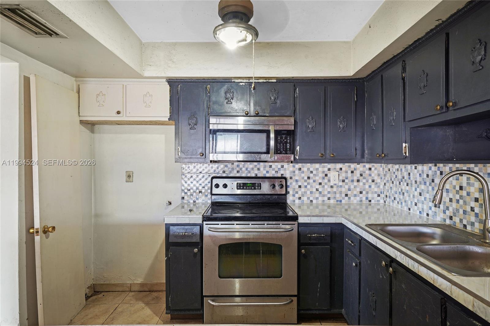 FIRST ADDN TO PALM SPRING - Residential