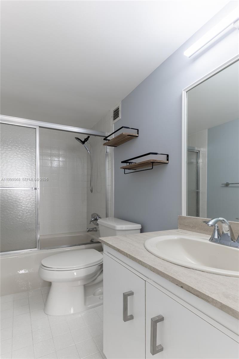 OLYMPUS CONDO PH A - Residential Lease