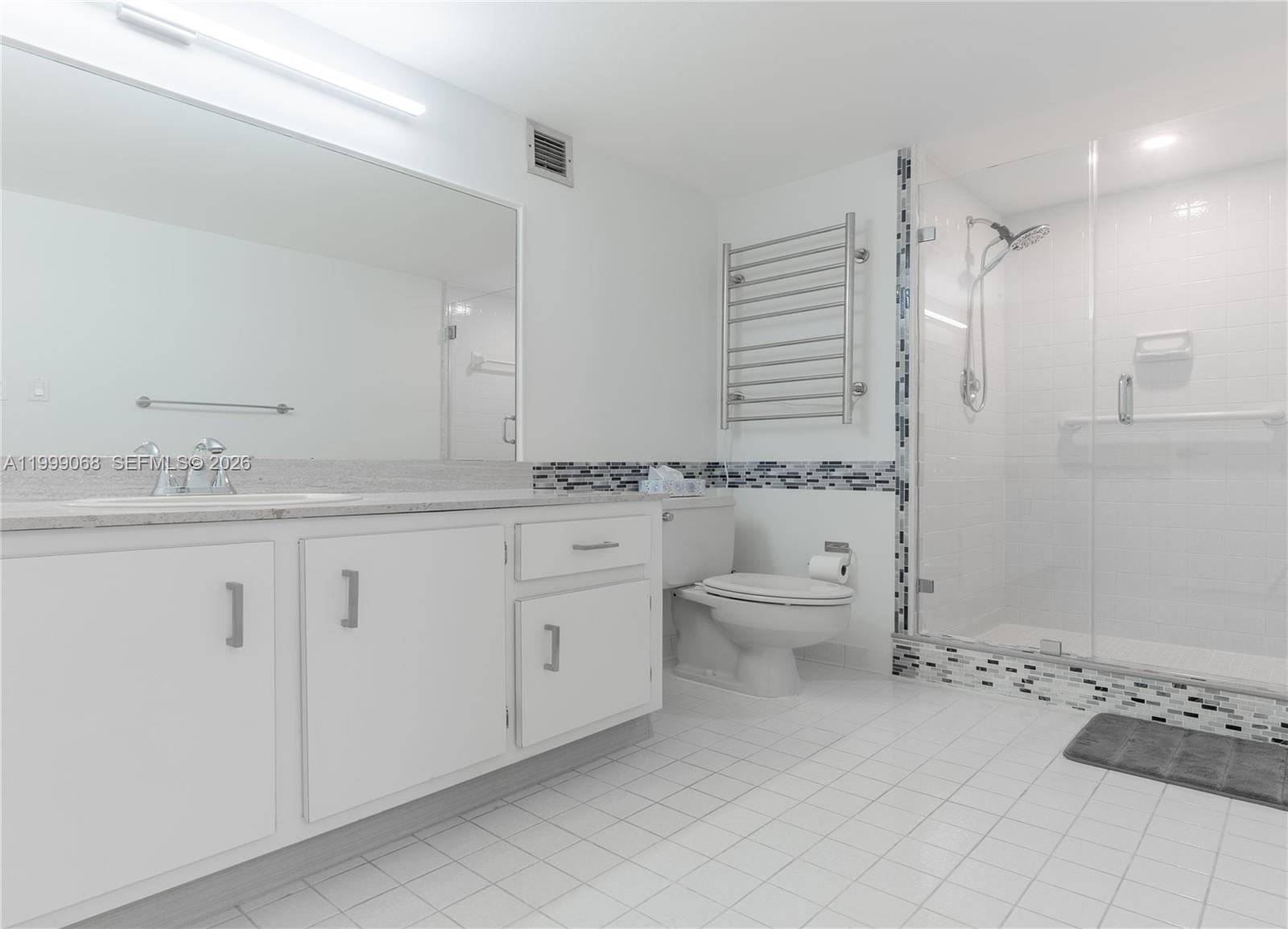 OLYMPUS CONDO PH A - Residential Lease