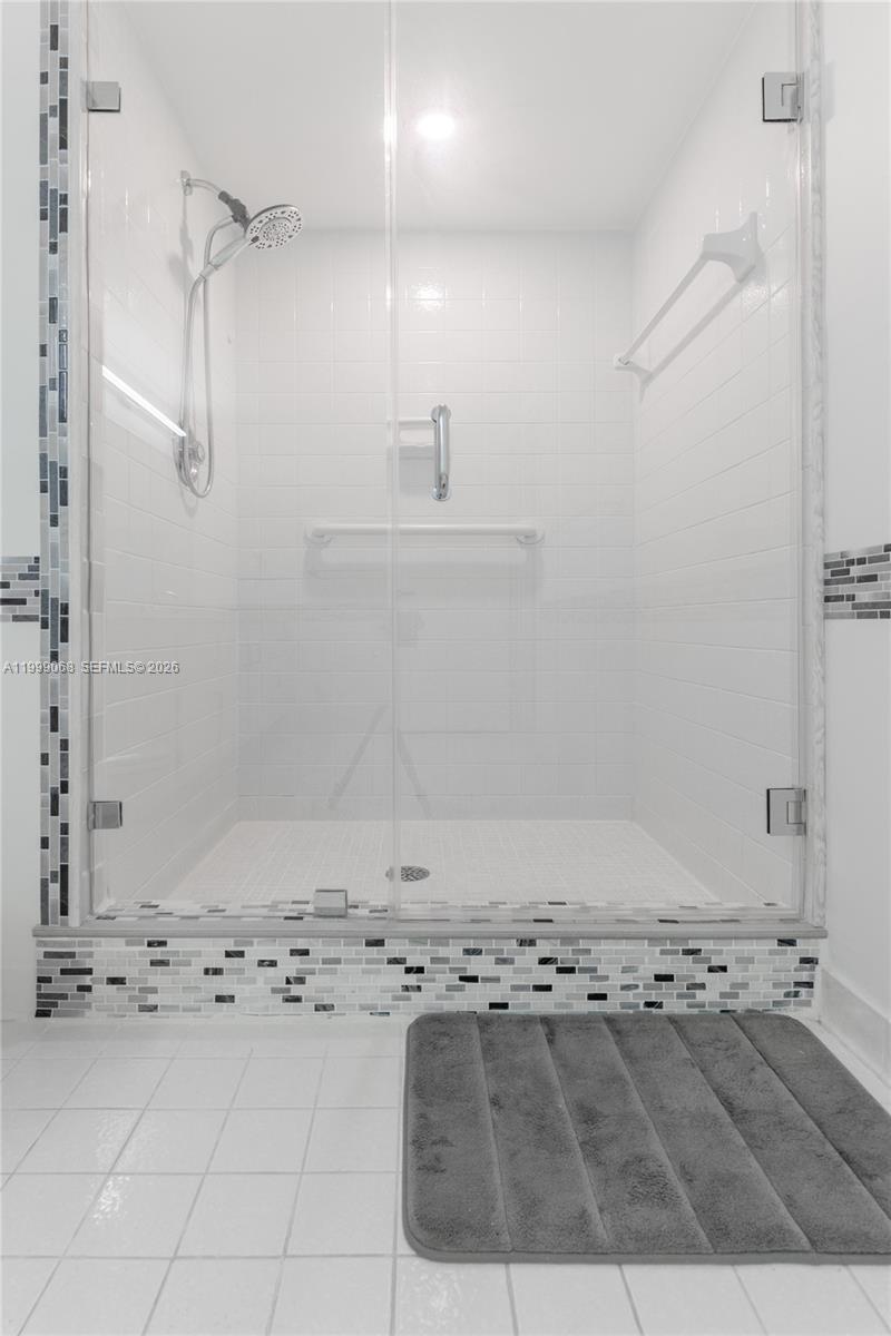 OLYMPUS CONDO PH A - Residential Lease