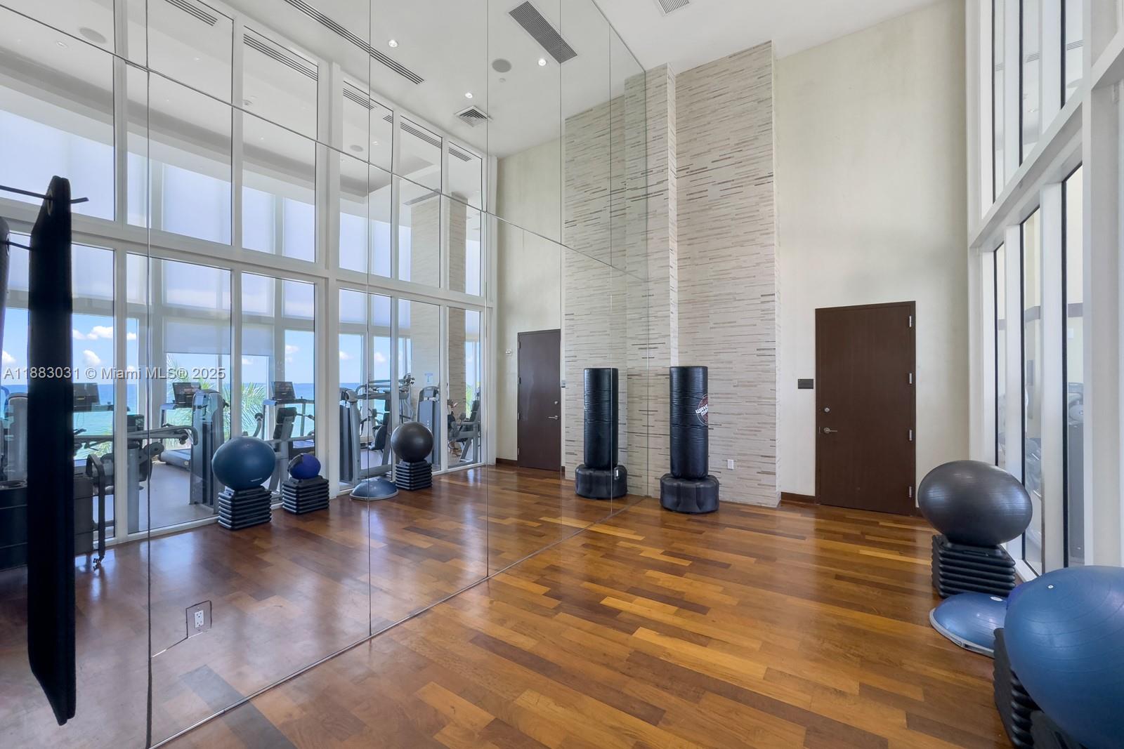 TDR TOWER III CONDO - Residential