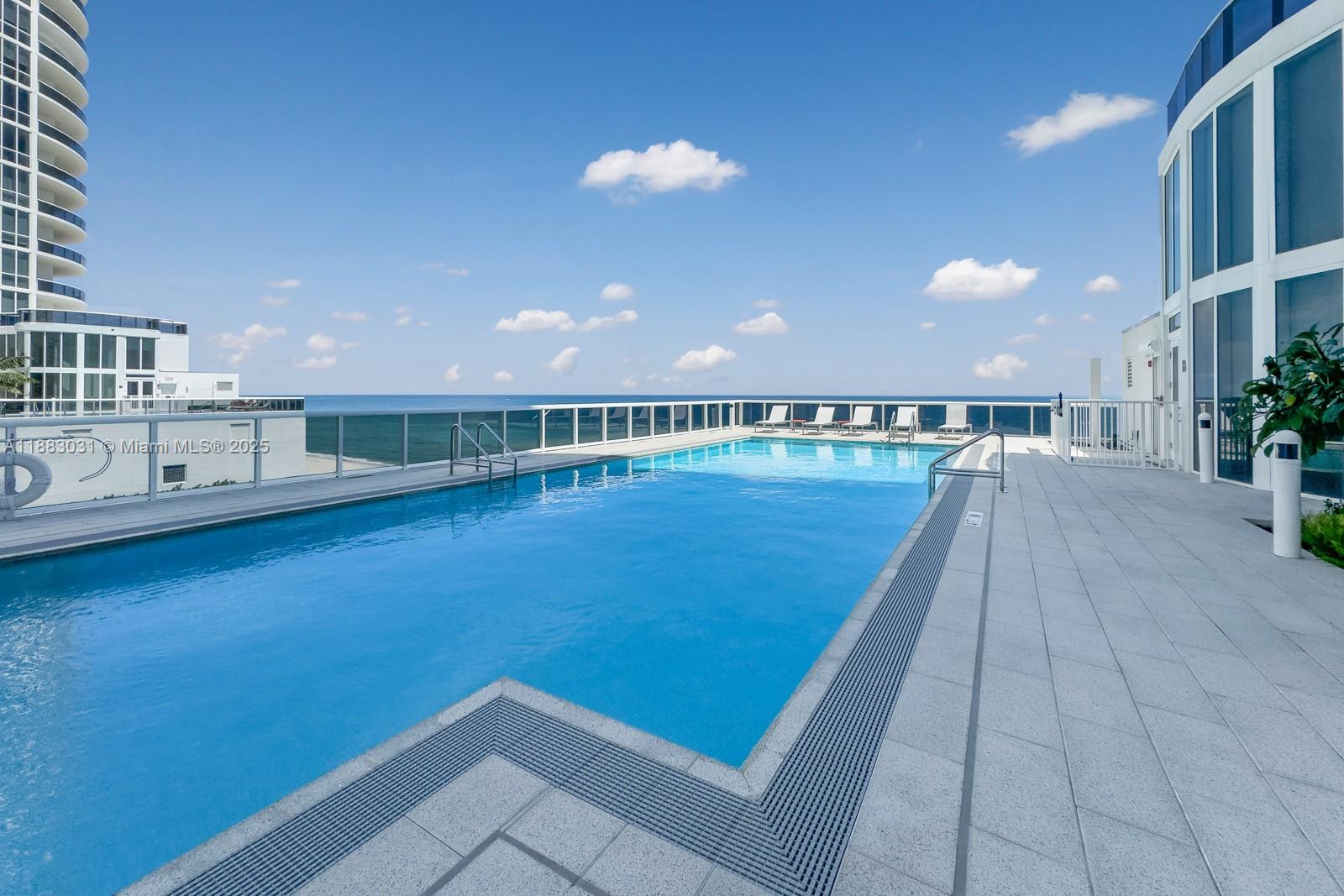 TDR TOWER III CONDO - Residential