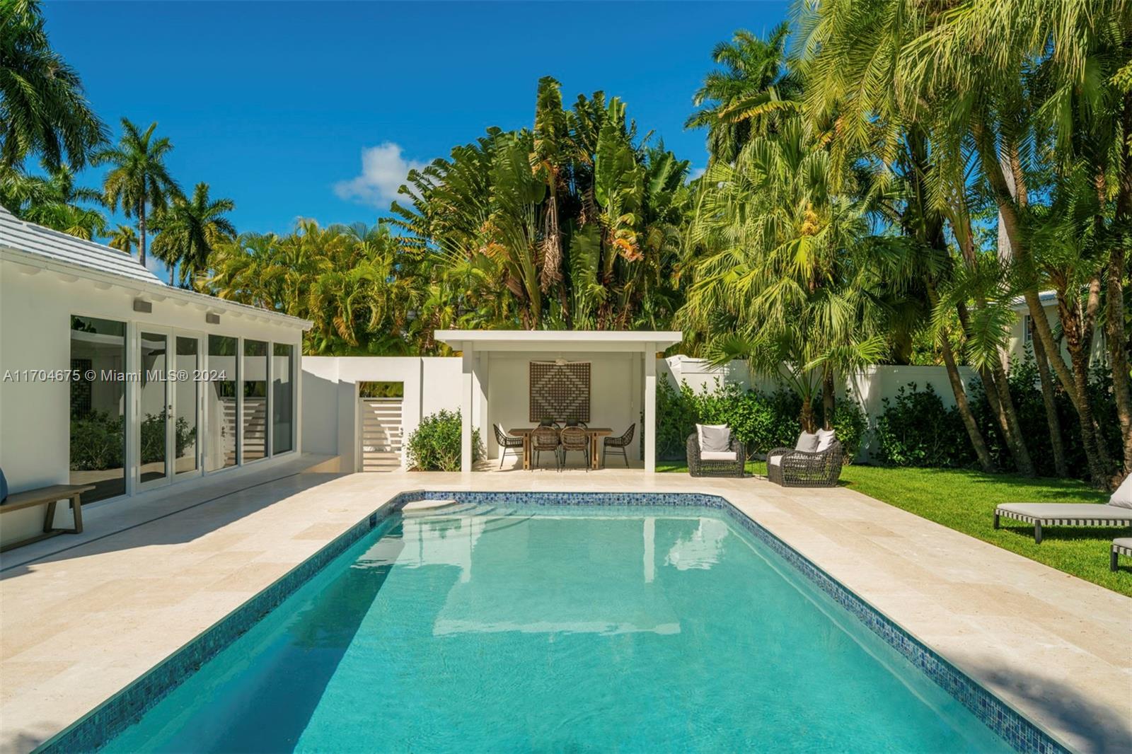 SUNSET ISLANDS-ISLAND NO - Residential