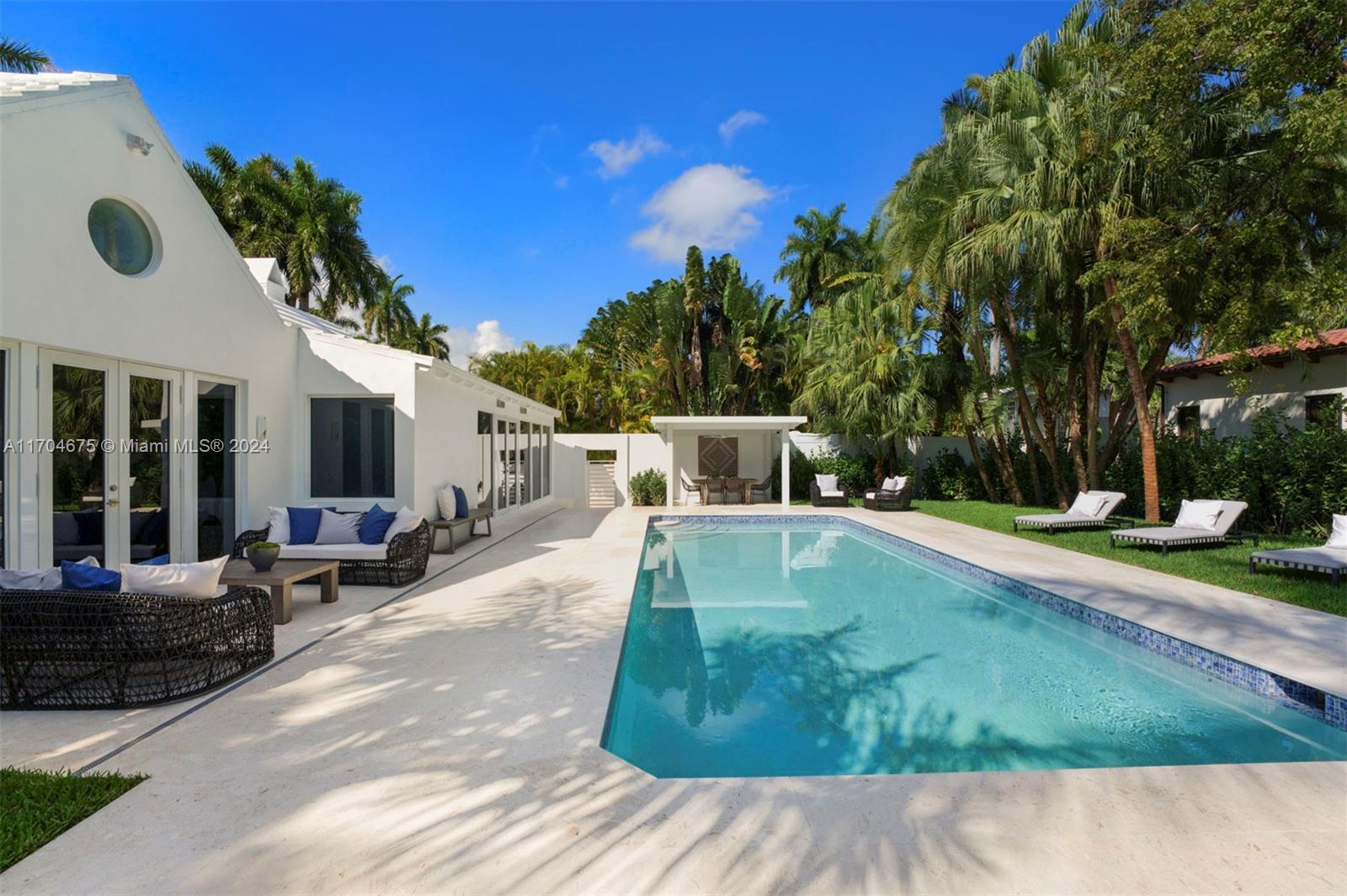 SUNSET ISLANDS-ISLAND NO - Residential