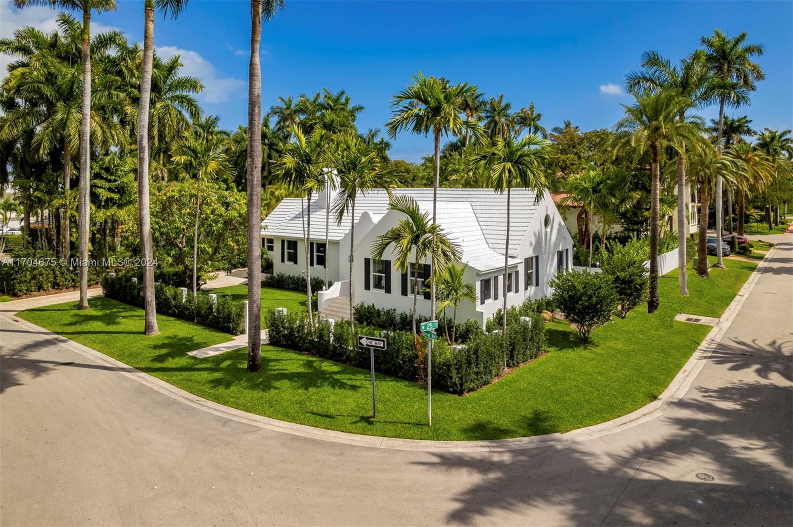 SUNSET ISLANDS-ISLAND NO - Residential