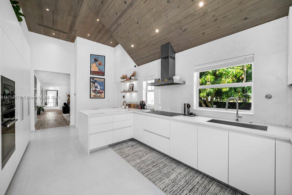 SUNSET ISLANDS-ISLAND NO - Residential