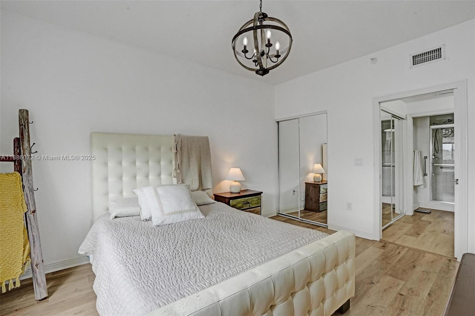 SOUTHAMPTON CONDOMINIUM - Residential