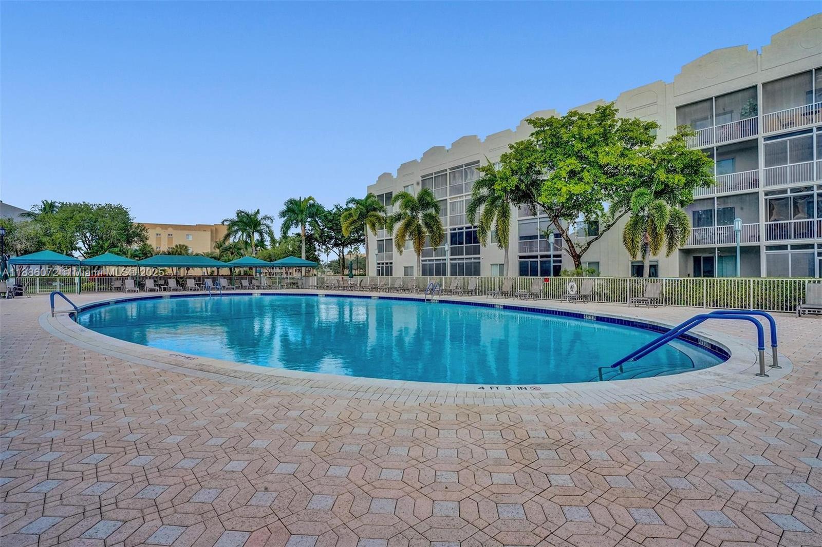 SOUTHAMPTON CONDOMINIUM - Residential