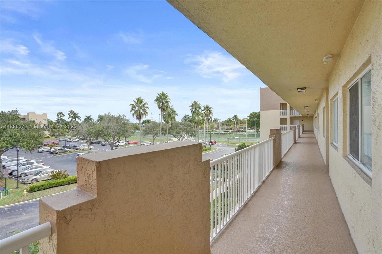 SOUTHAMPTON CONDOMINIUM - Residential