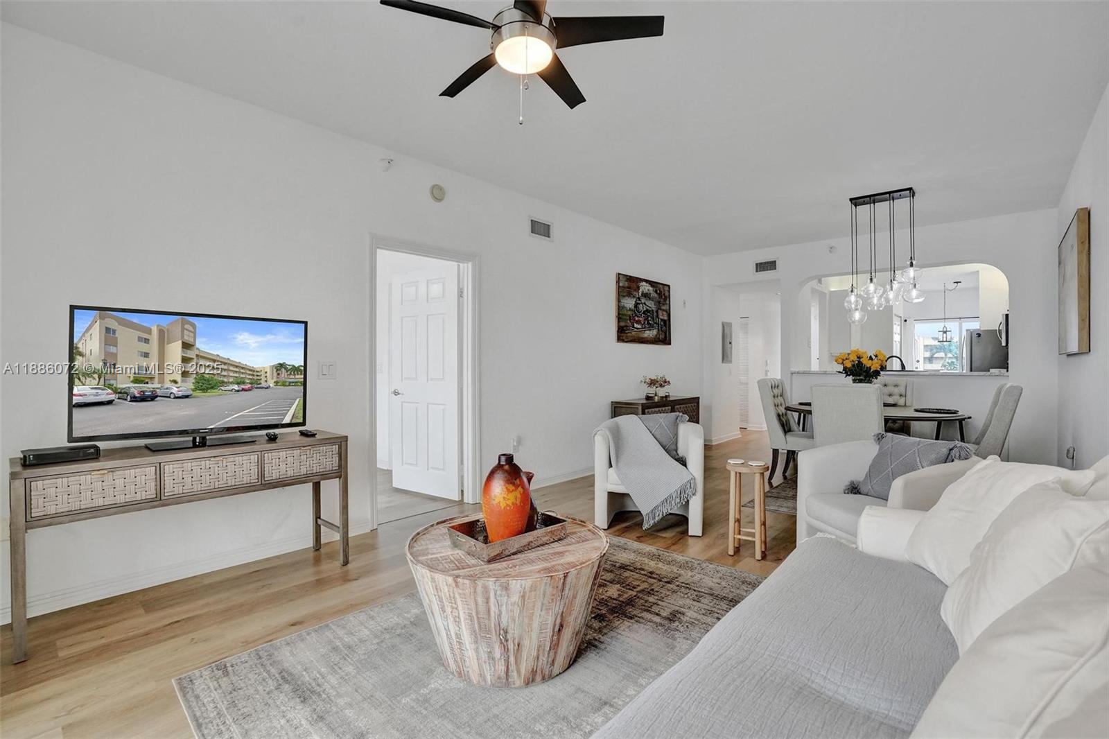 SOUTHAMPTON CONDOMINIUM - Residential