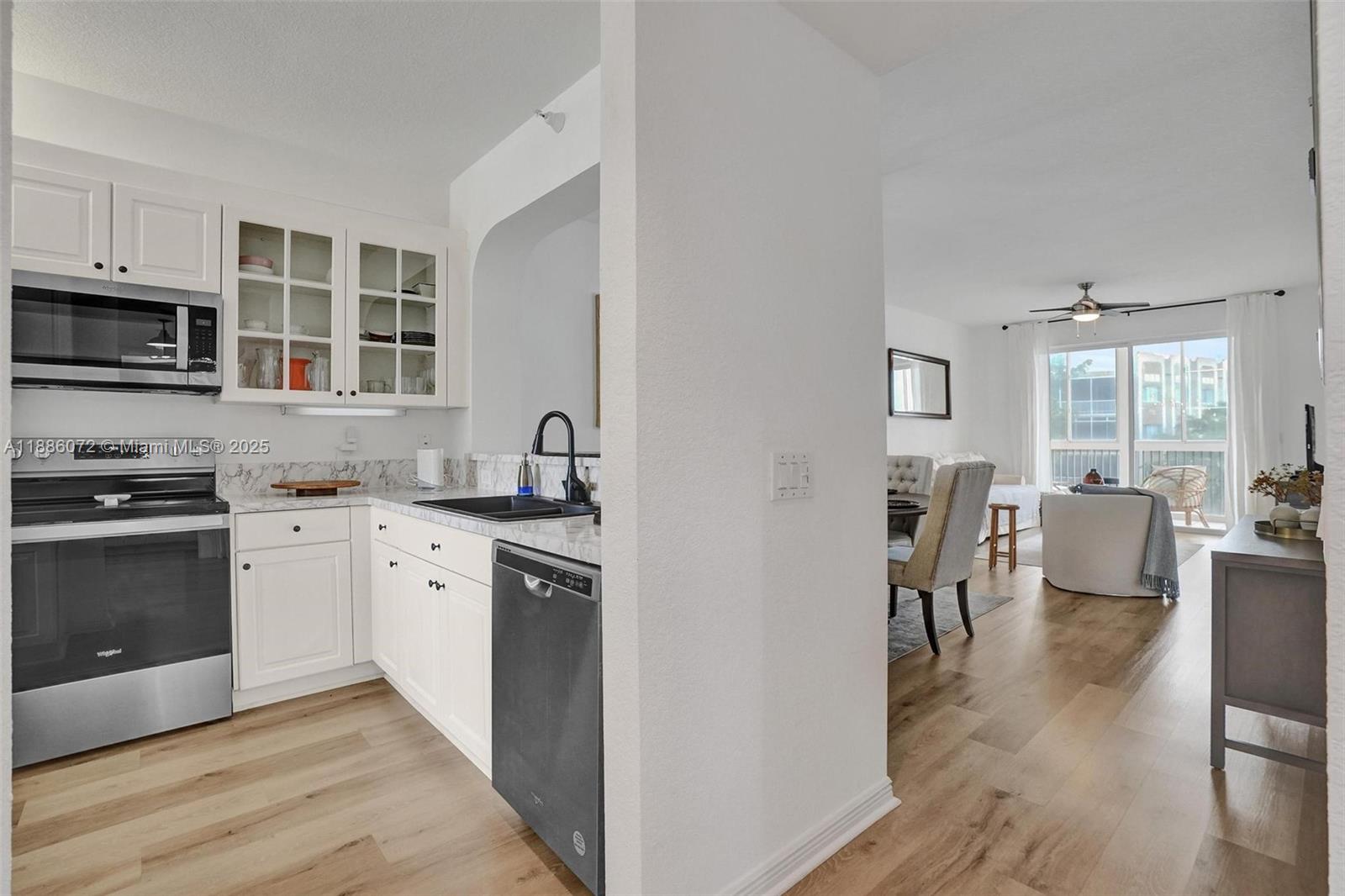 SOUTHAMPTON CONDOMINIUM - Residential