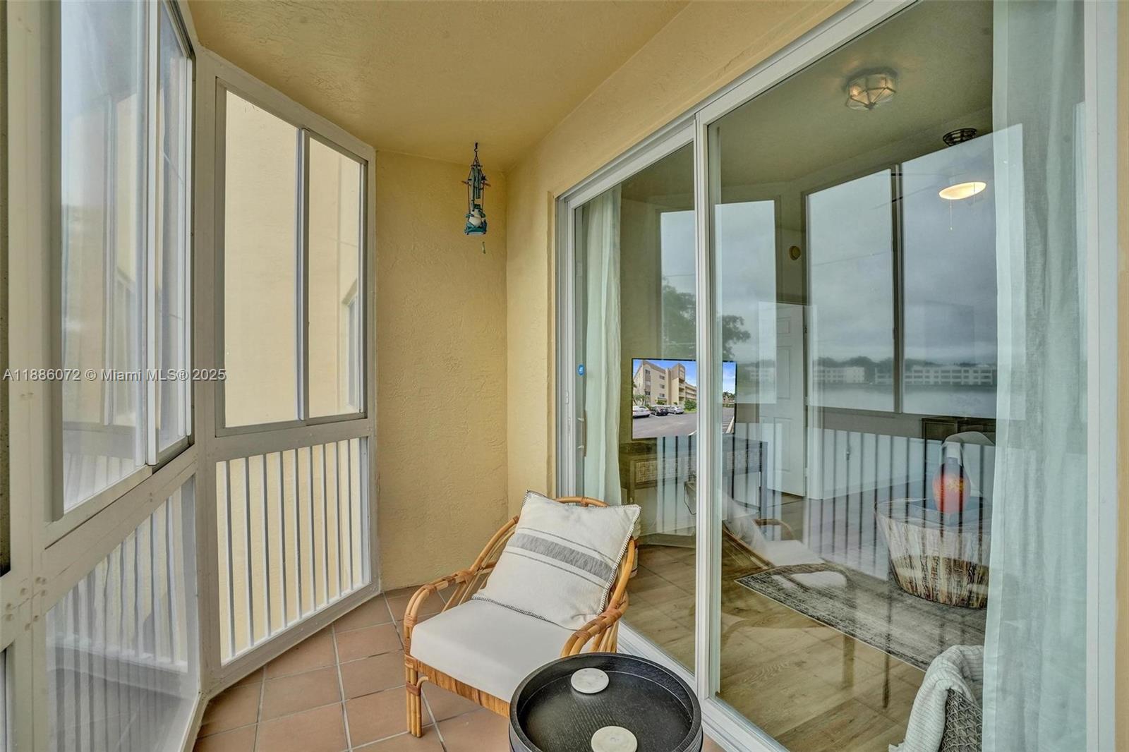 SOUTHAMPTON CONDOMINIUM - Residential