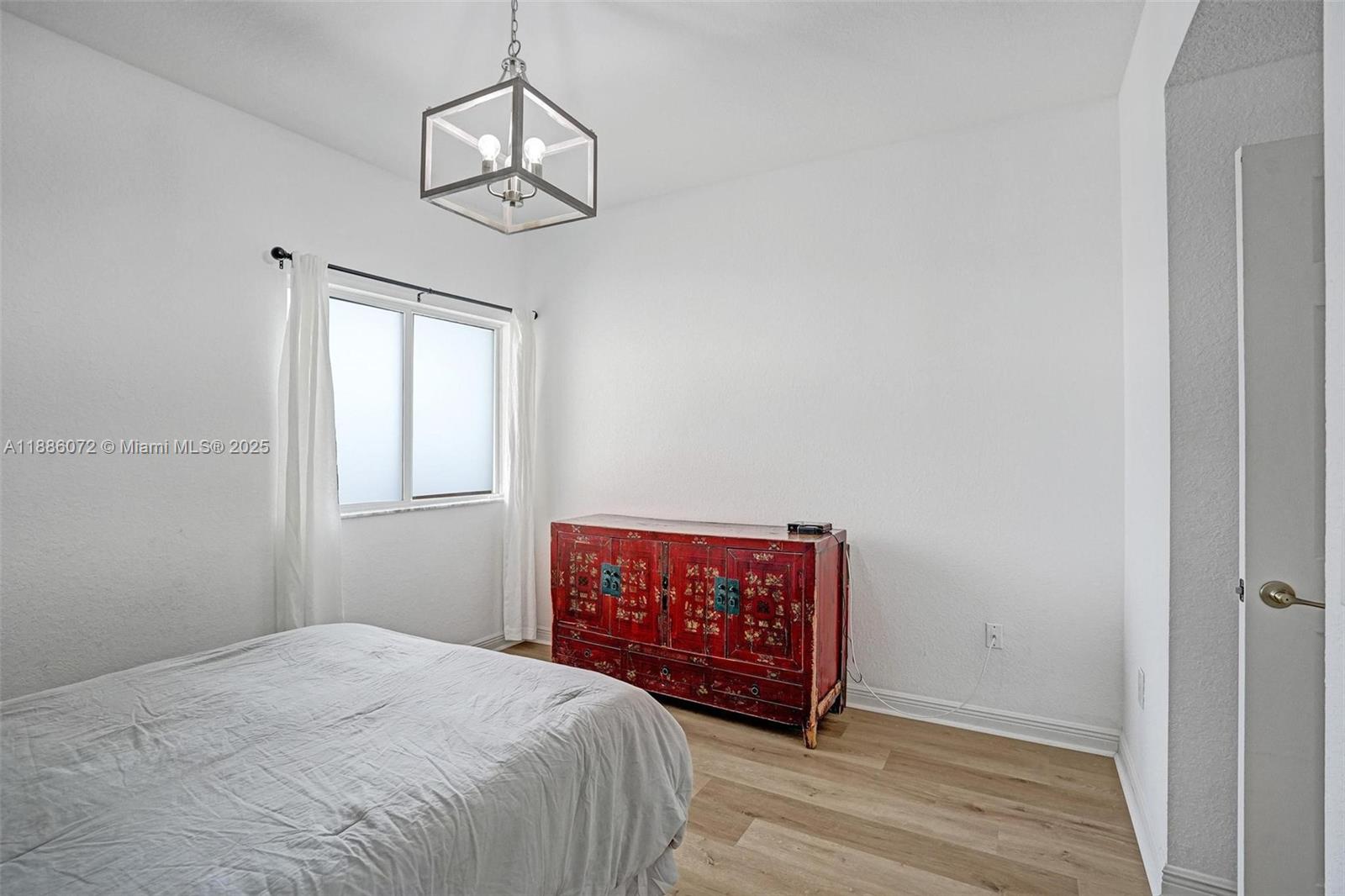 SOUTHAMPTON CONDOMINIUM - Residential