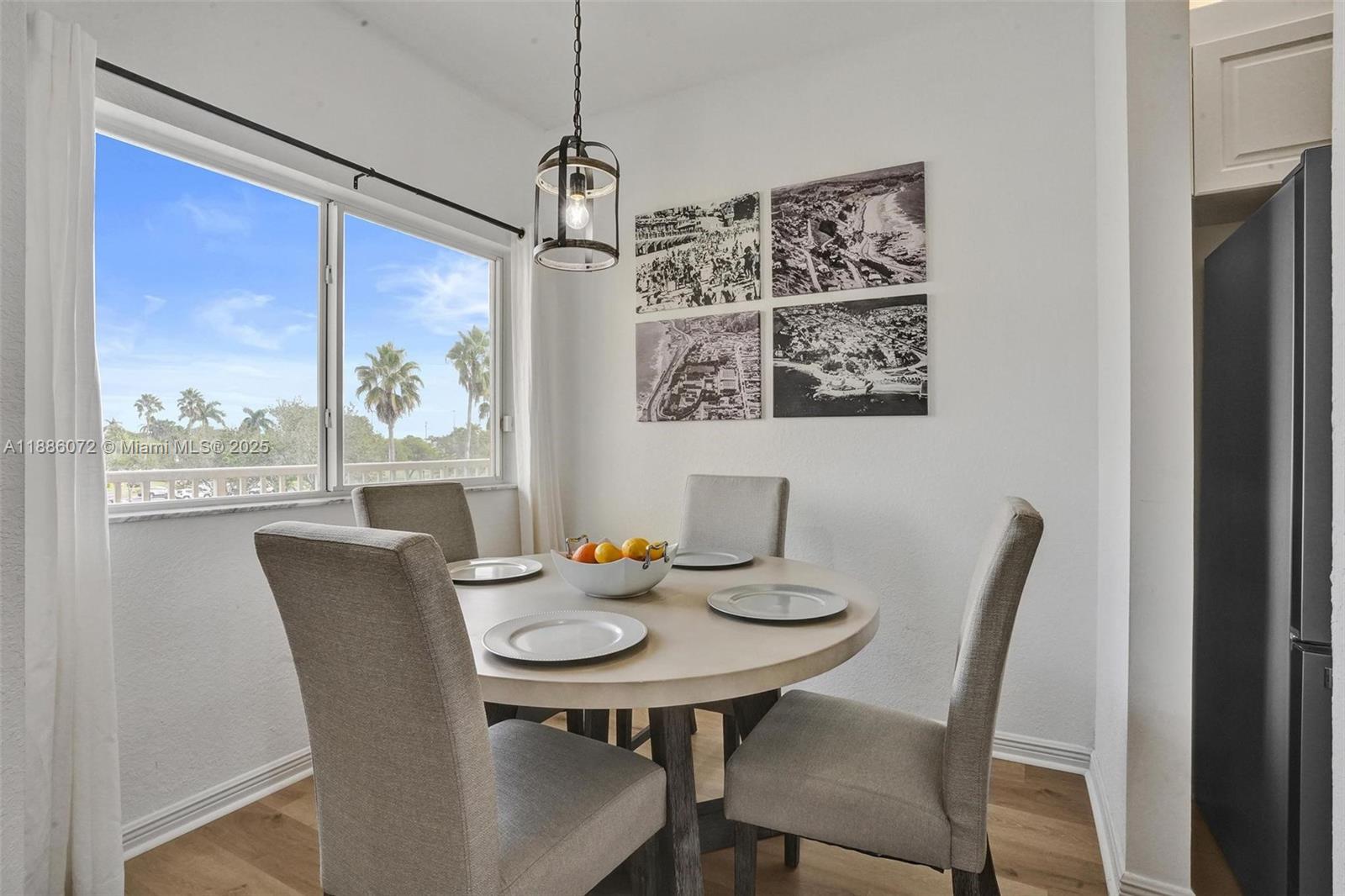 7635 Southampton Ter 307, Tamarac, FL, 33321/$210,000 2 7635 Southampton Ter 307