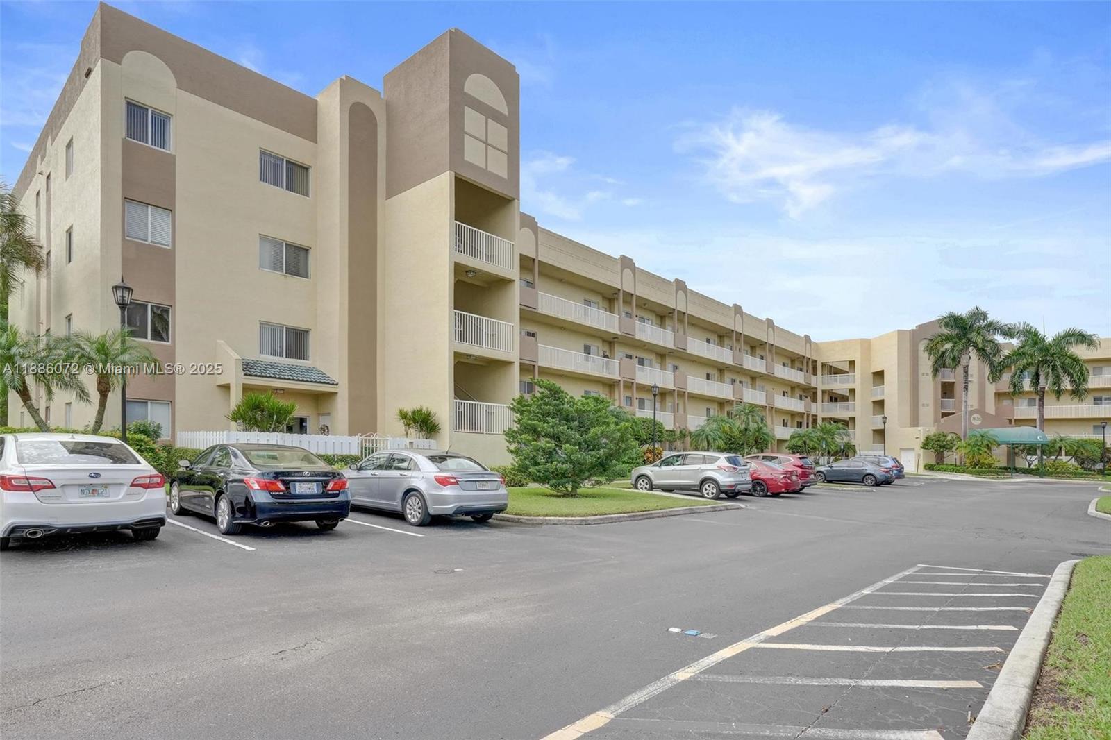 SOUTHAMPTON CONDOMINIUM - Residential