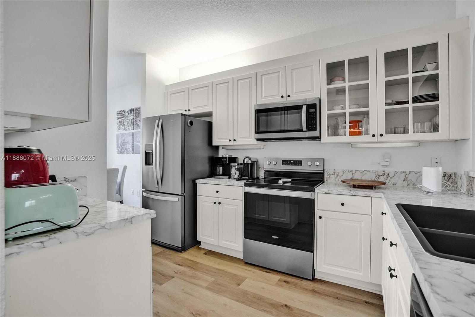 SOUTHAMPTON CONDOMINIUM - Residential