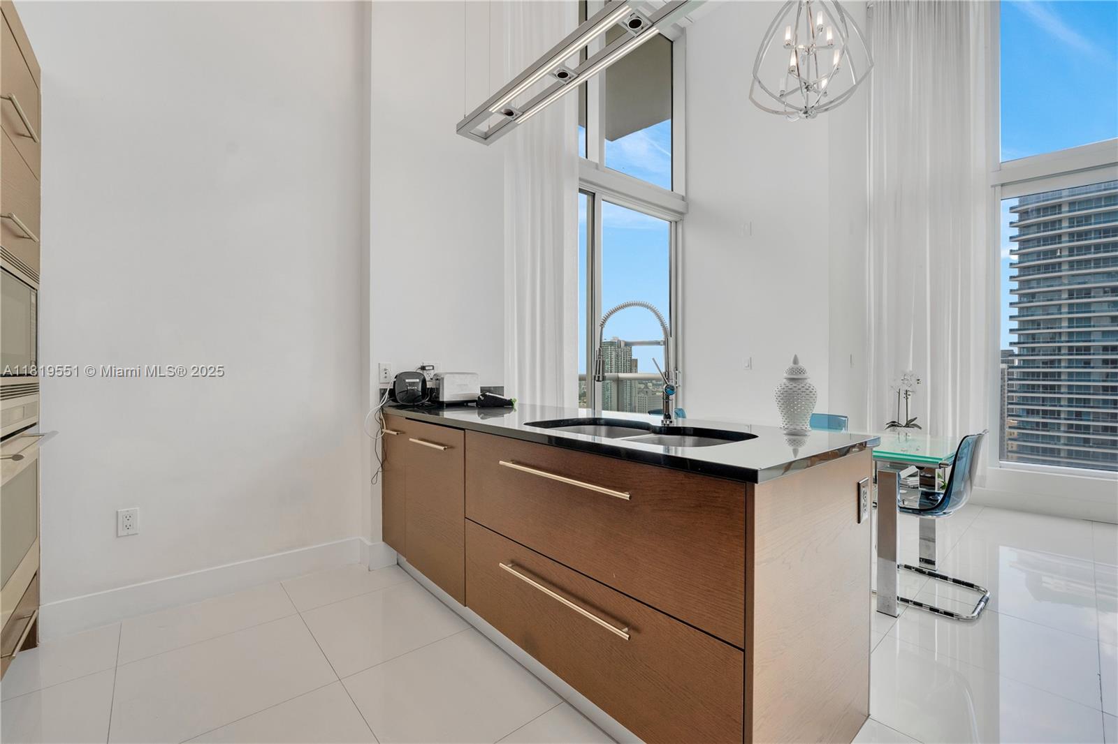 485 Brickell Ave 4004