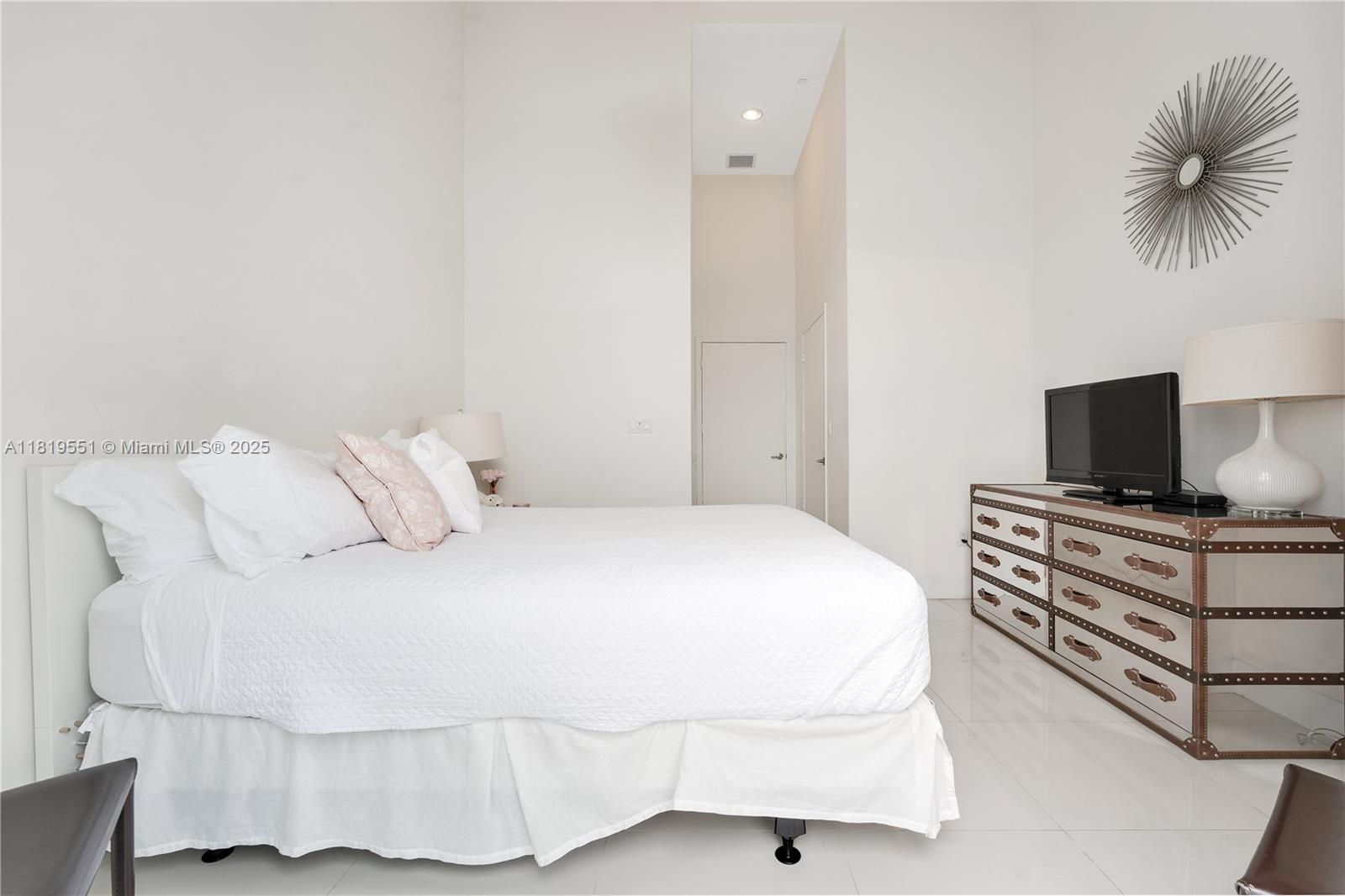 ICON BRICKELL CONDO NO 3 - Residential